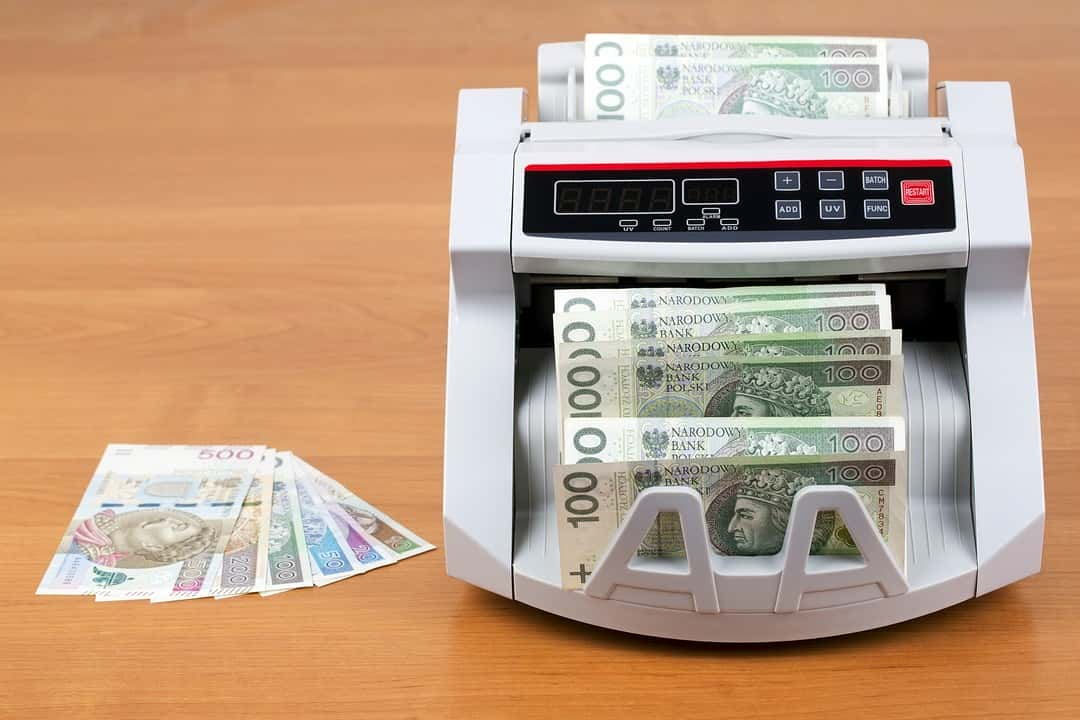 Dlaczego warto zainwestować w profesjonalne liczarki do banknotów?